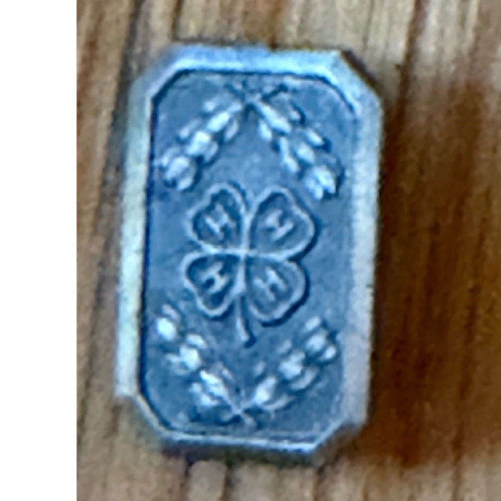 Vintage 4-H‎ Club Lapel Pin Bronze Four Leaf Clover Wheat Stalks Rectangular